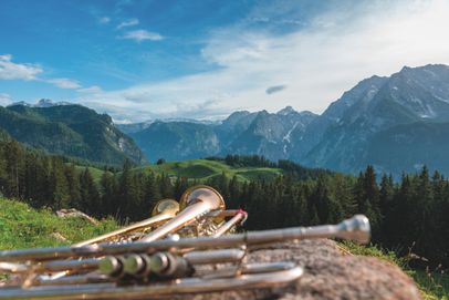 Musikalisch vom Frühling in den Bergsommer