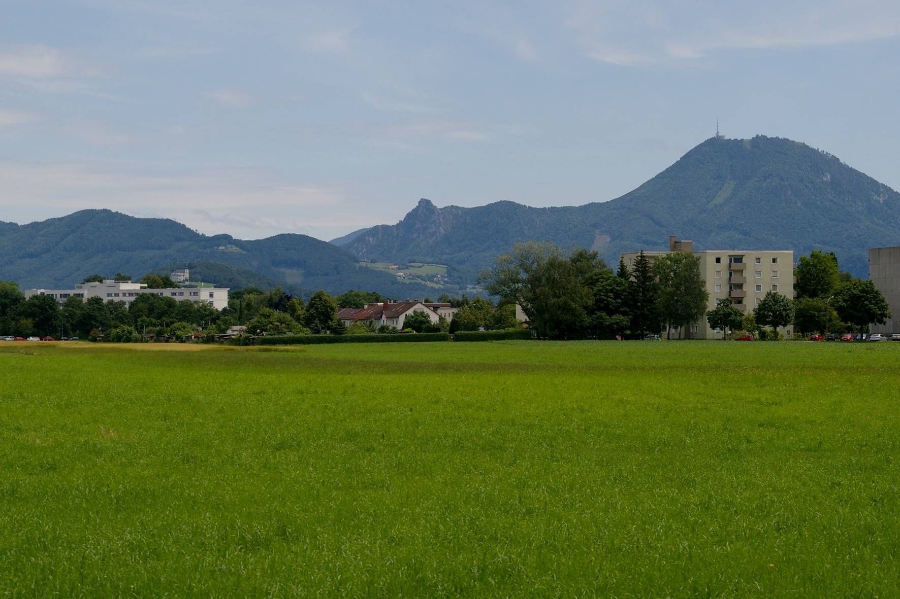 Blick über Freilassing zum Gaisberg
