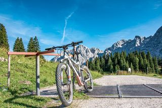 Mit dem E-Bike am Rossfeld