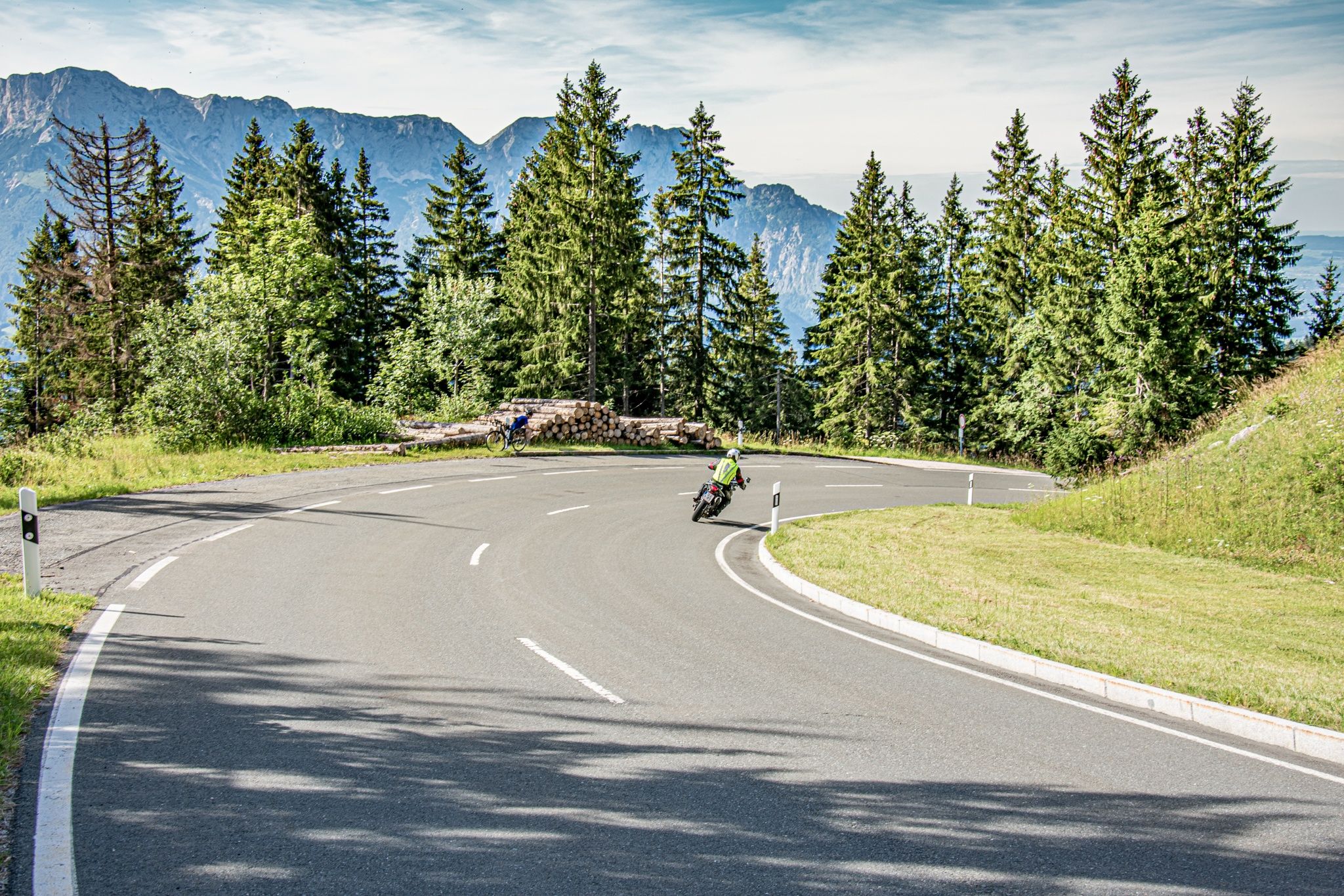 Die Rossfeldstraße: Beliebt bei motorisierten und unmotorisierten Bikern