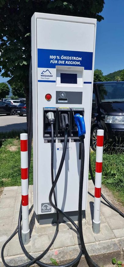 E-Ladepark der Watzmann Natur Energie am Parkplatz Königssee